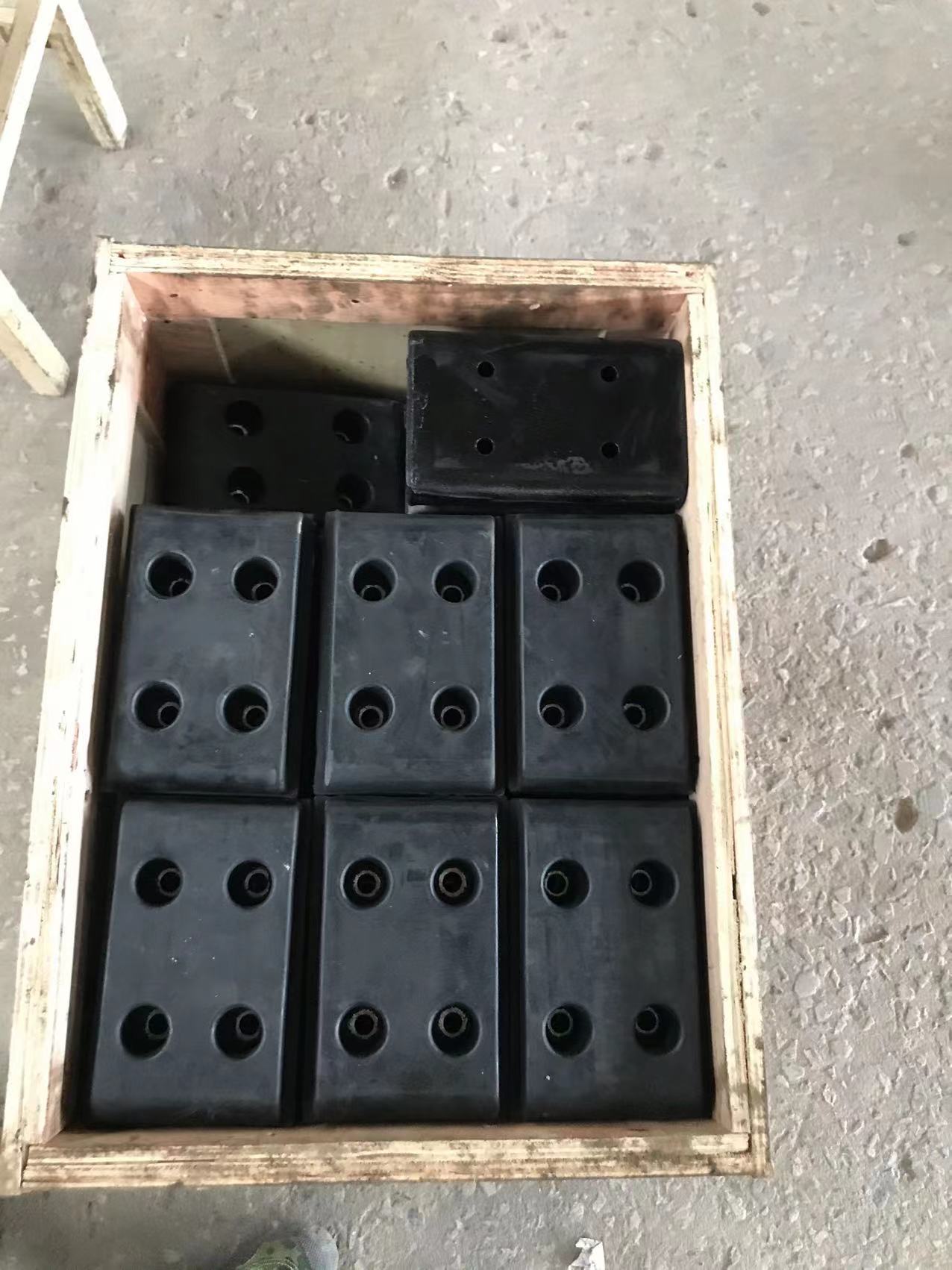 小摊铺机整体履带